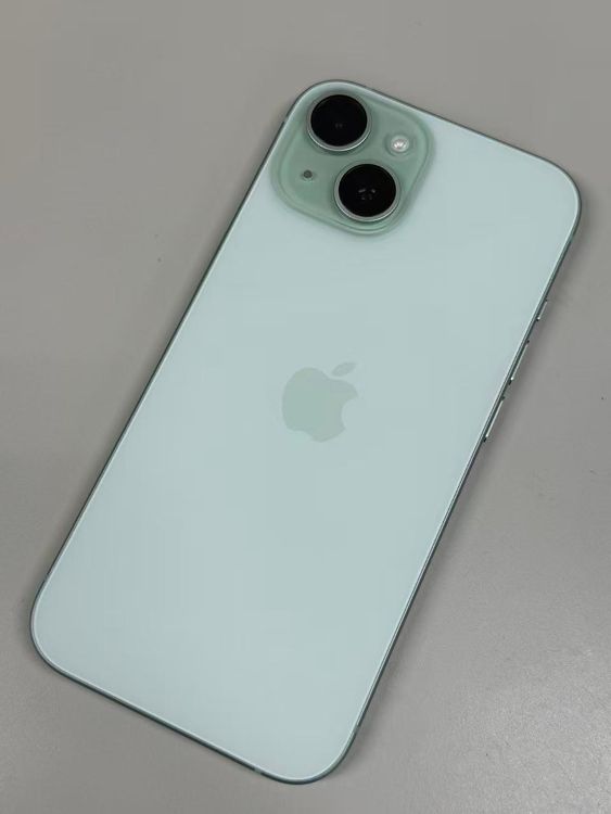 �ڥ�Х���BOX�۶����� ����88%SIM�ե꡼ iPhone15 128GB ���꡼��