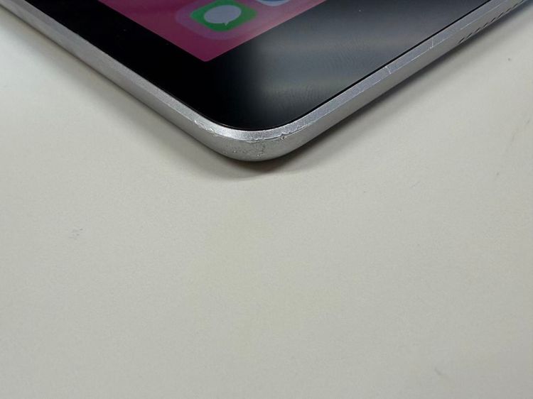 ����94% SIM�ե꡼iPad (��6����) 128GB ���ڡ�������