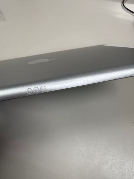���� ����86�� SIM�ե꡼ iPad ��9���� 64GB ����С�