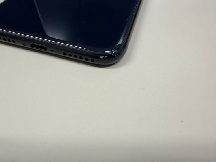 ����84%SIM�ե꡼ iPhone SE(�裳����) 128GB �ߥåɥʥ���