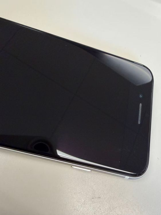 ư�������� ����100% SIM�ե꡼ iPhone SE(�裲����) 64GB �ۥ磻��