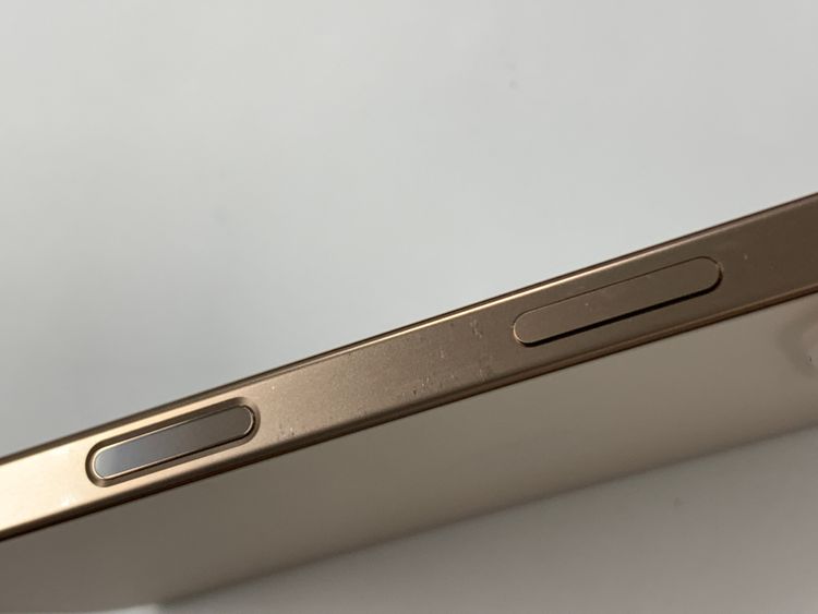 �ڥ�Х���BOX�� ����96%SIM�ե꡼ iPhone16 Pro 256GB �ǥ����ȥ����˥���