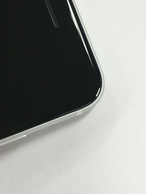 �ڥ�Х���BOX�۶����� ����100%SIM�ե꡼iPhone SE(��2����) 64GB �ۥ磻��