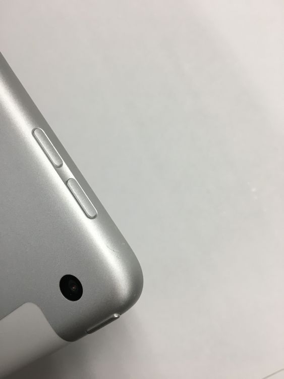 �ڥ�Х���BOX������ ����100�� SIM�ե꡼ Apple iPad ��7���� 32GB