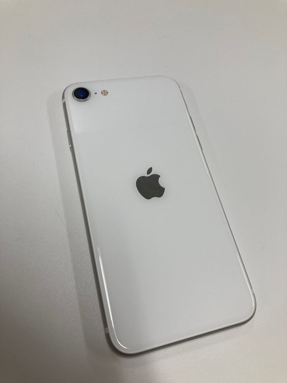 ����Ʊ���� ����83% SIM�ե꡼ iPhoneSE(�裲����) 64GB  �ۥ磻��