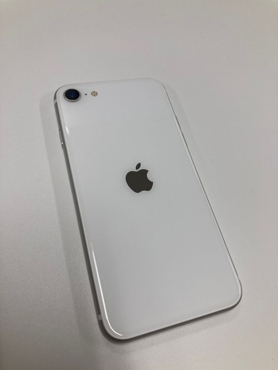�ڥ�Х���BOX�۶����ʡ�SIM�ե꡼ iPhone SE2 ��2���� 64GB  �ۥ磻��