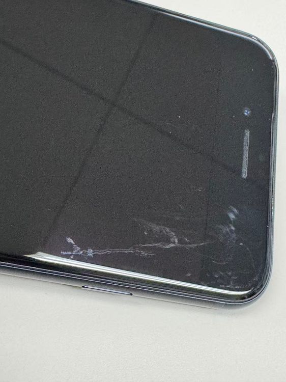 ڥХBOX96% SIMե꡼ iPhone SE(裳) 64GB ߥåɥʥ