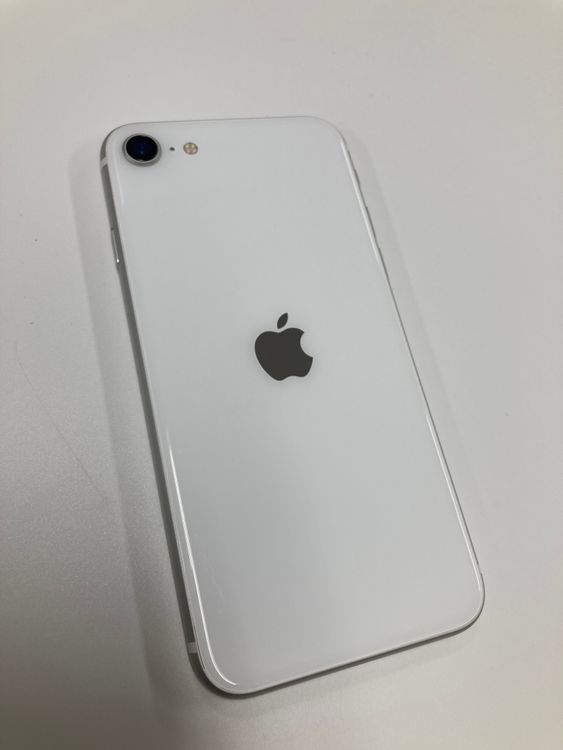 �ڥ�Х���BOX�۶����ʡ�SIM�ե꡼ iPhone SE2 ��2���� 64GB  �ۥ磻��