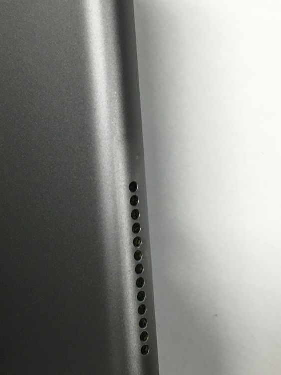 �ڥ�Х���BOX������78�� Apple iPad ��8���� Wi-Fi 128GB ���ڡ������쥤