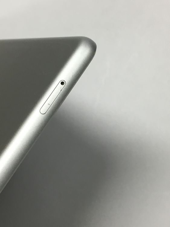 �ڥ�Х���BOX������90�� Apple iPad ��8���� SIM�ե꡼ 32GB ����С�
