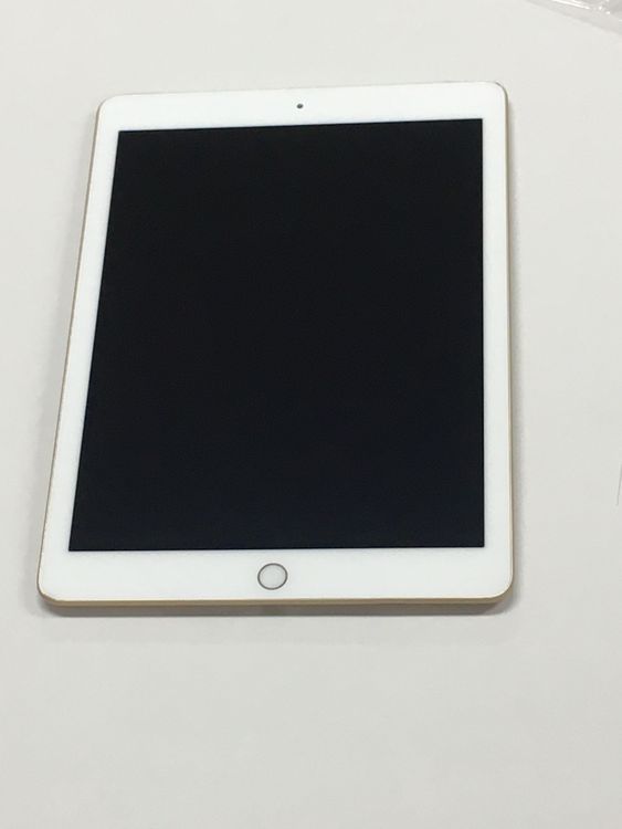 �ڥ�Х���BOX��SIM�ե꡼ Apple iPad ��5���� 128GB �������