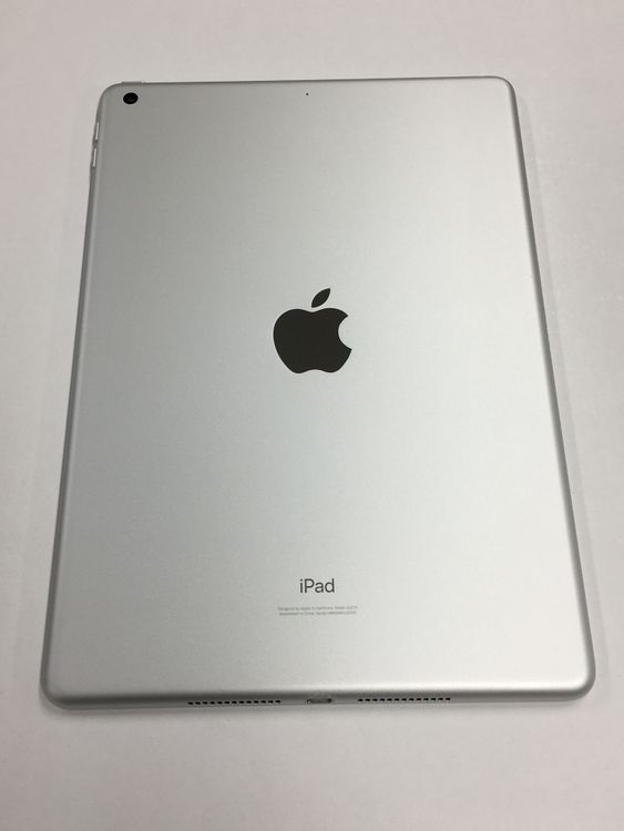 �ڥ�Х���BOX������ Apple iPad ��8���� 32GB WiFi��ǥ� ����С�