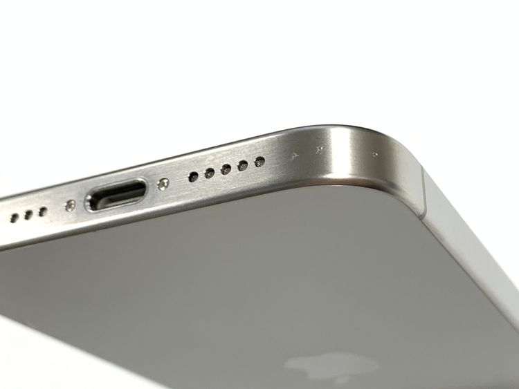 �ڥ�Х���BOX������84%SIM�ե꡼ iPhone15 Pro 128GB �ۥ磻��