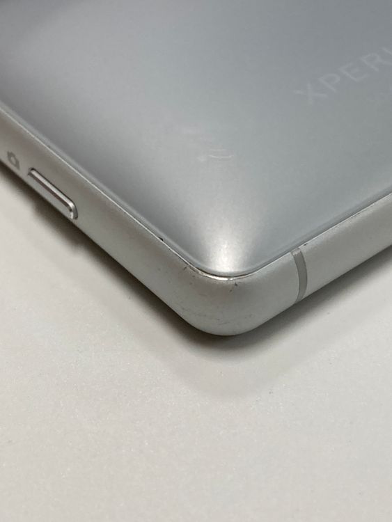 �ڥ�Х���BOX��SIM���å������ Xperia XZ2 Compact SO-05K