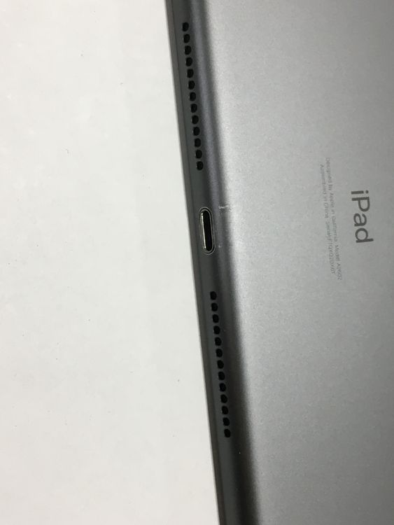 �ڥ�Х���BOX������ ����100% Apple iPad ��9���� 256GB WiFi��ǥ�