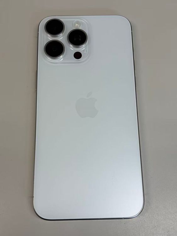 ����83%SIM�ե꡼ iPhone15 Pro MAX 256GB �ۥ磻�ȥ����˥���