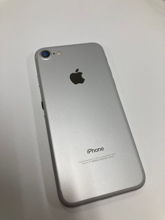 �ڥ�Х���BOX������ ����89% SIM�ե꡼ iPhone7 128GB ����С�