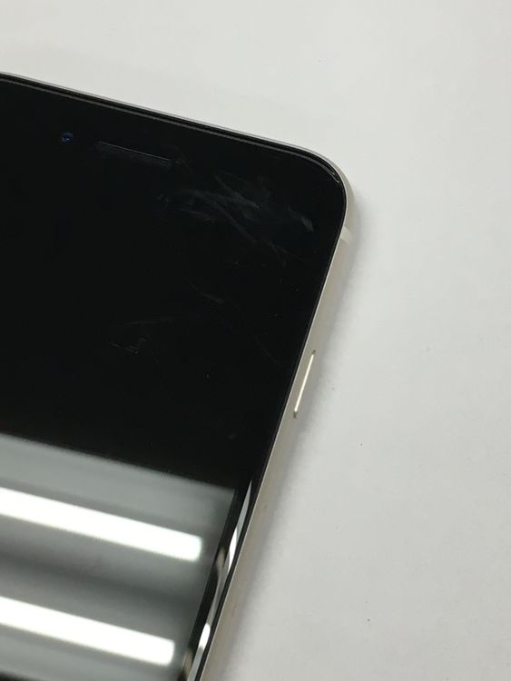 �ڥ�Х���BOX������ ����94�� iPhone SE3 ��3���� 64GB SIM�ե꡼
