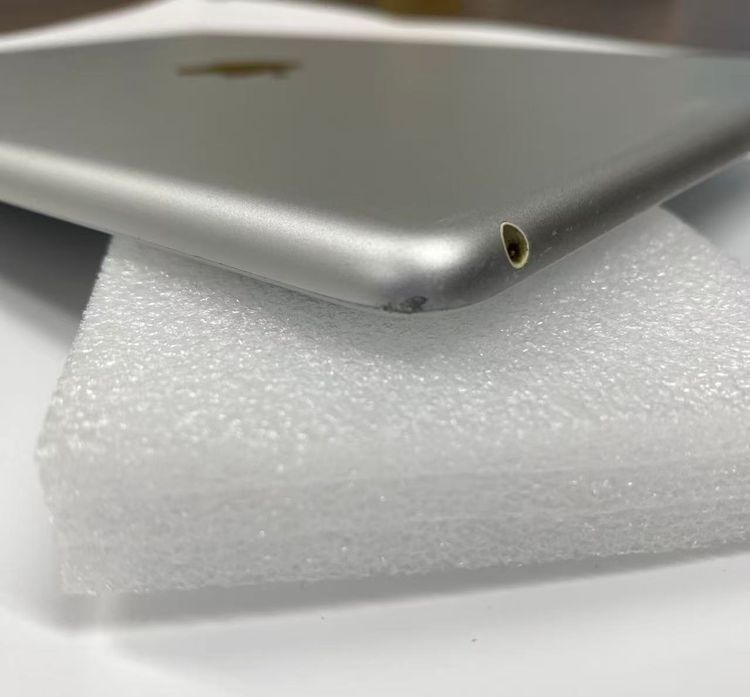 Apple iPad ��6���� Wi-Fi 128GB Silevr �����꽼�Ÿ��԰���