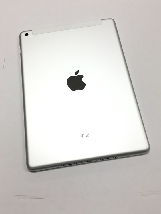 ��ư�������ʡ�����Ķ���ʡ� SIM�ե꡼ Apple iPad ��5���� 32GB ����С�