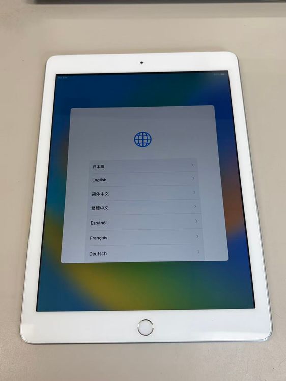 ����93% SIM�ե꡼iPad (��5����) 32GB ����С�