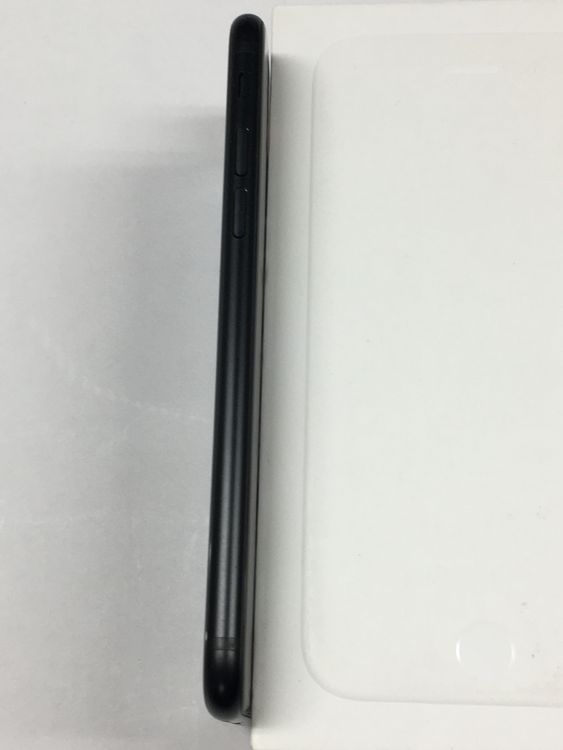 �ڥ�Х���BOX������81�� iPhone SE2 ��2���� 64GB SIM�ե꡼ �֥�å�