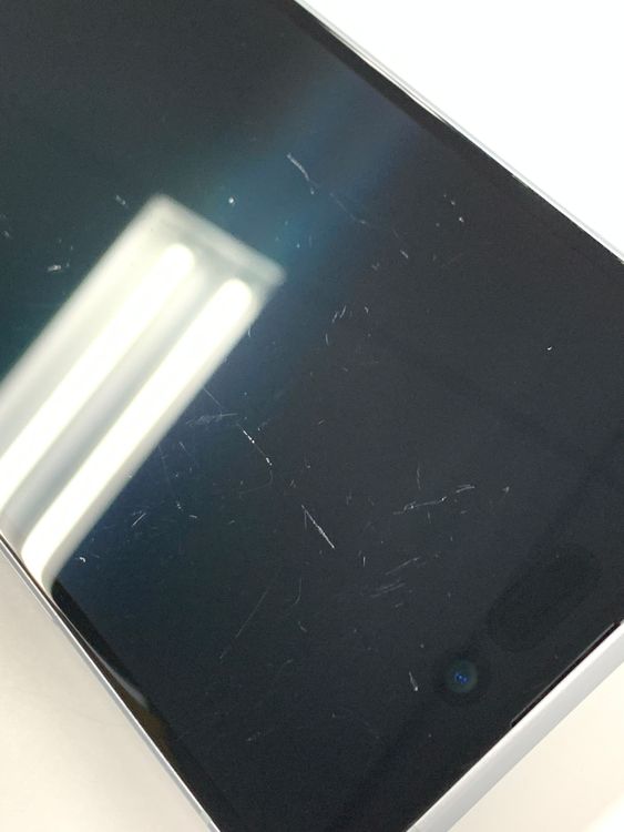 �ڥ�Х���BOX�� ����82%SIM�ե꡼ iPhone15 128GB �֥롼