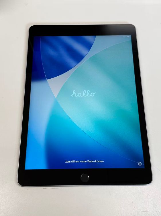������ ����100�� SIM�ե꡼ iPad ��9���� 64GB ����С�