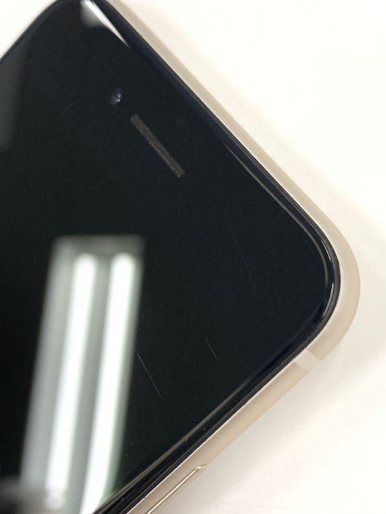�ڥ�Х���BOX��  ����100%SIM�ե꡼iPhone SE(�裳����) 64GB���������饤��