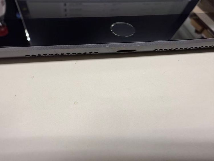 �ڥ�Х���BOX������ ����95% Apple iPad ��9���� 64GB WiFi��ǥ�