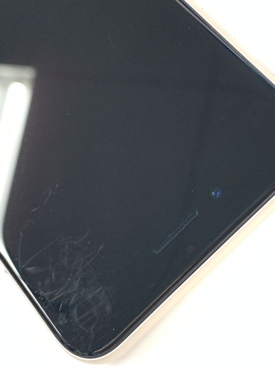 �ڥ�Х���BOX��  ����100%SIM�ե꡼iPhone SE(�裳����) 64GB���������饤��