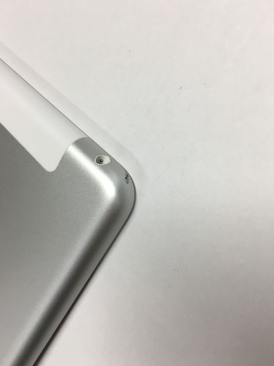 �ڥ�Х���BOX������82�� Apple iPad ��8���� SIM�ե꡼ 32GB ����С�