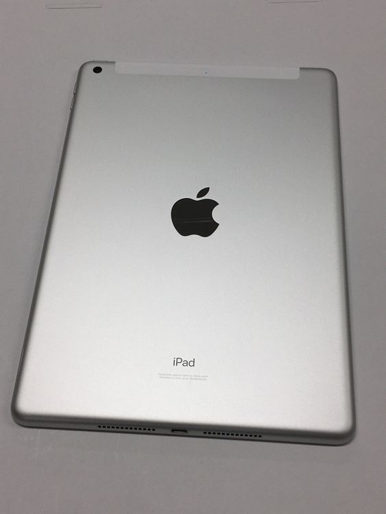 ����100��(������31��)  SIM�ե꡼ iPad ��8���� 32GB ����С�
