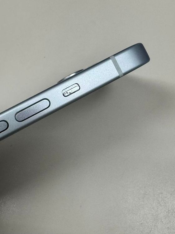 ڥХBOX 84%SIMե꡼ iPhone15 128GB ֥롼