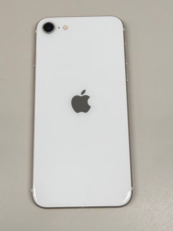 �ڥ�Х���BOX�۶����� ����94%SIM�ե꡼ iPhone SE(�裳����) 64GB