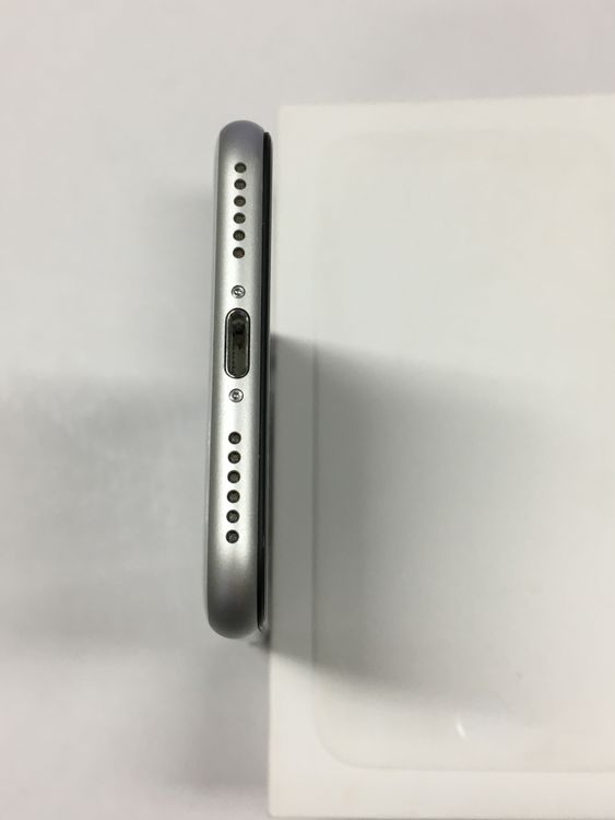 ��ư������ ����100���Ķ���� SIM�ե꡼ iPhone SE ��2���� 64GB �ۥ磻��