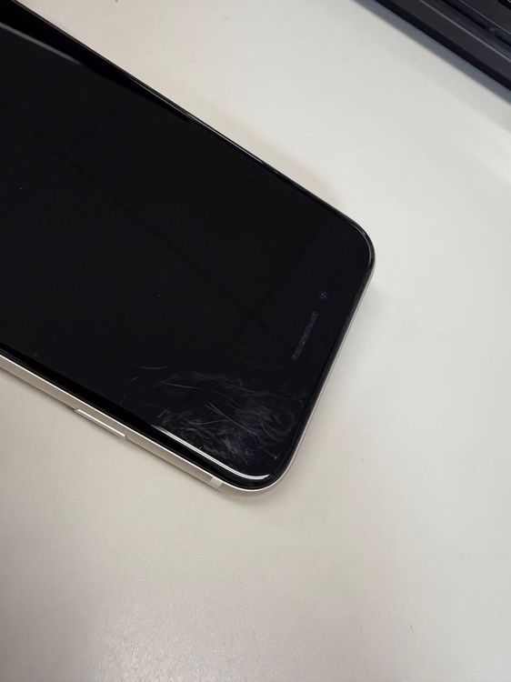 ��ư�������ʡ�����100% SIM�ե꡼ iPhone SE(�裳����) 64GB �������饤��