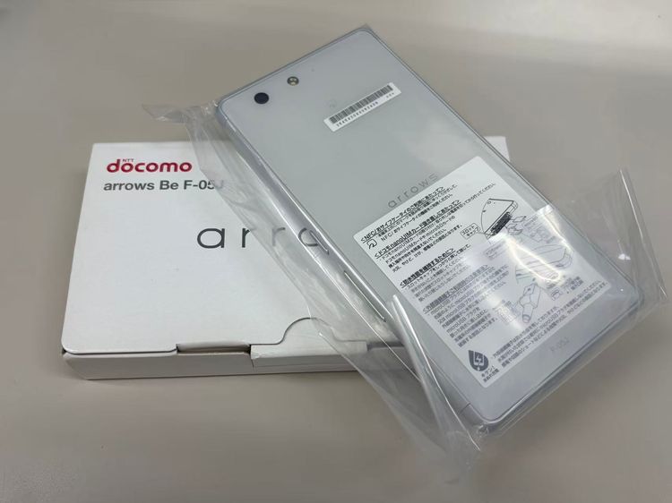 �ڥ�Х���BOX��̤������ SIM�ե꡼ arrows Be F-05J White