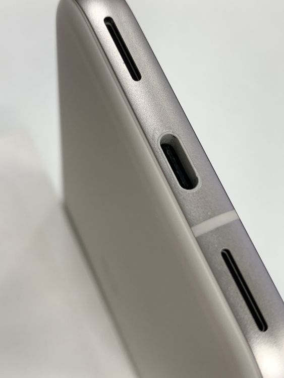 �Хåƥ꡼93�� Google Pixel 8a 128GB Porcelain