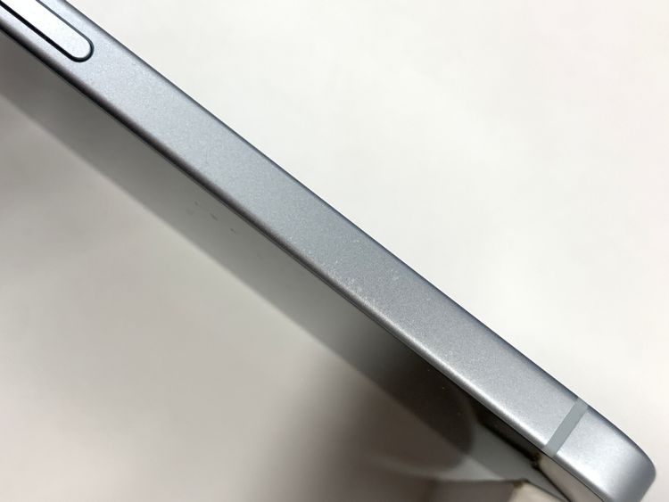 �ڥ�Х���BOX�� ������ ����98%SIM�ե꡼ iPhone15 128GB �֥롼