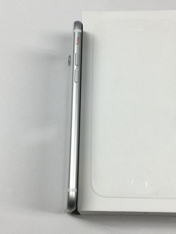 ��ư��ġ�����100��۳���Ķ���� SIM�ե꡼ iPhone SE ��2���� 64GB