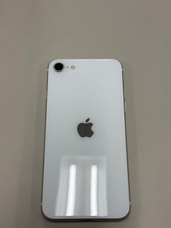 �ڥ�Х���BOX�� Ķ���� ����97%SIM�ե꡼iPhone SE(��2����) 64GB���ۥ磻��