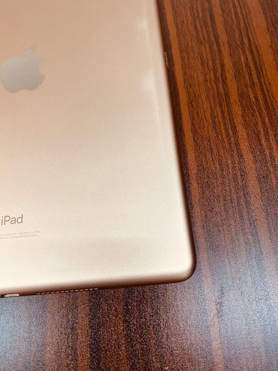 ����84��Apple iPad ��7���� Wi-Fi��128GB Gold