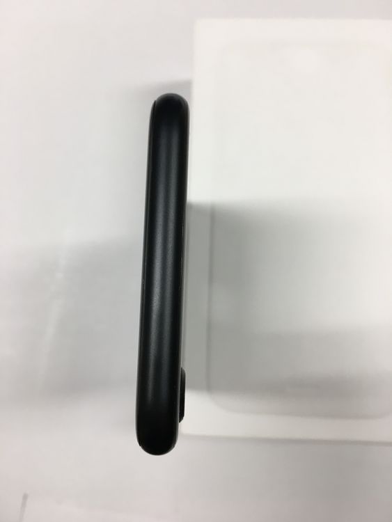 ��Touch ID�����Բġ�����81������� SIM�ե꡼ iPhone SE ��2���� 64GB