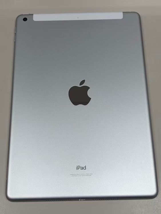 ������ ����83% SIM�ե꡼iPad (��9����) 64GB ����С�