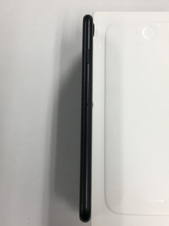 Ķ���ʡ�����89�� SIM�ե꡼ iPhone SE ��2���� 64GB �֥�å�