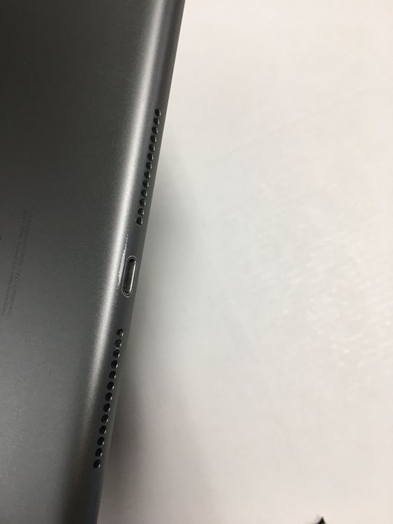 �ڥ�Х���BOX������ ����77�� SIM�ե꡼ Apple iPad ��7���� 32GB