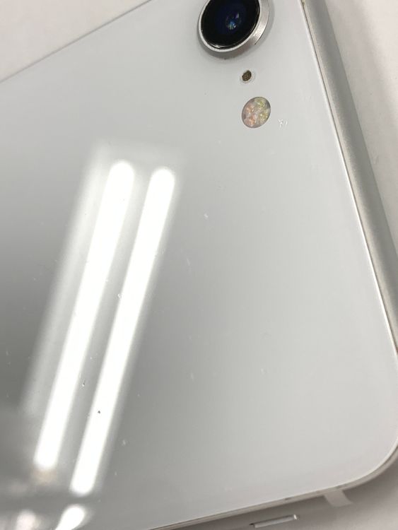 ���� ����98%SIM�ե꡼iPhone SE(��2����) 128GB���ۥ磻��