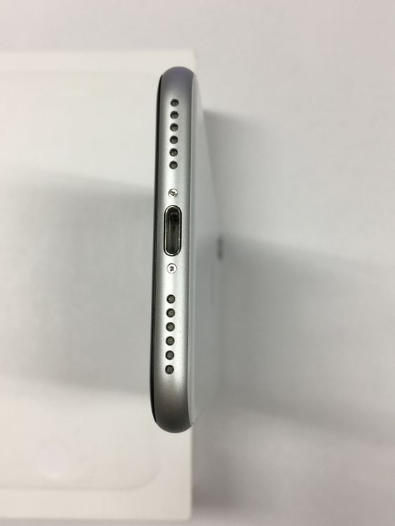 ����Ʊ�͡�����91��  SIM�ե꡼ iPhone SE ��2���� 64GB �ۥ磻��