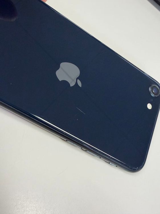 ����84%SIM�ե꡼ iPhone SE(�裳����) 128GB �ߥåɥʥ���